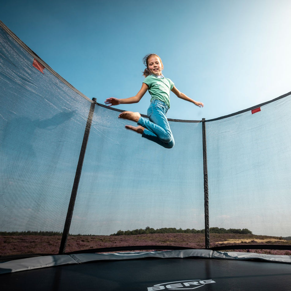 6.6ft BERG Favorit Round Trampoline + Safety Net Comfort